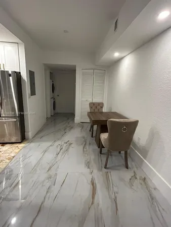 $4,000 | 760 Euclid Avenue, Unit 204, Miami Beach, FL 33139