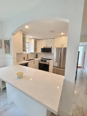 $4,000 | 760 Euclid Avenue, Unit 204, Miami Beach, FL 33139