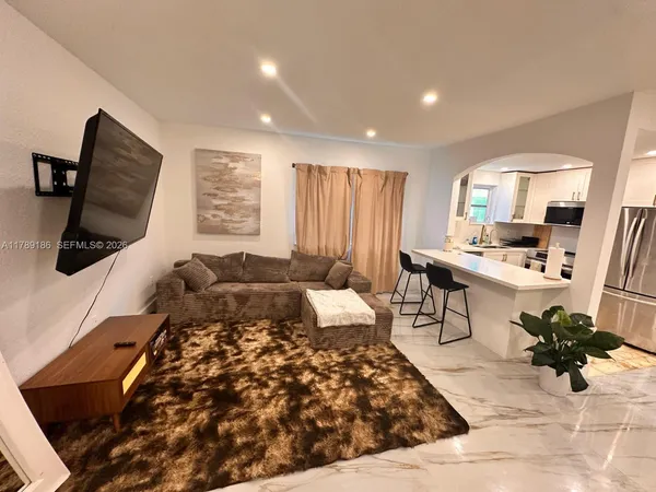 $4,000 | 760 Euclid Avenue, Unit 204, Miami Beach, FL 33139