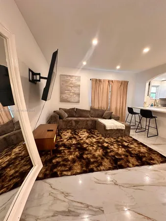 $4,000 | 760 Euclid Avenue, Unit 204, Miami Beach, FL 33139