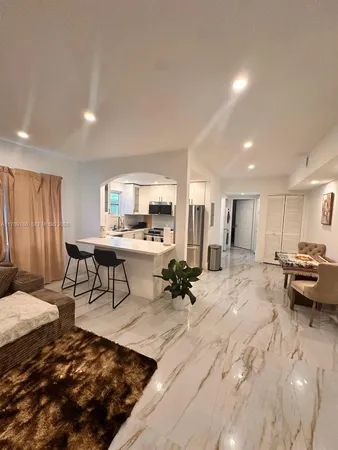 $4,000 | 760 Euclid Avenue, Unit 204, Miami Beach, FL 33139