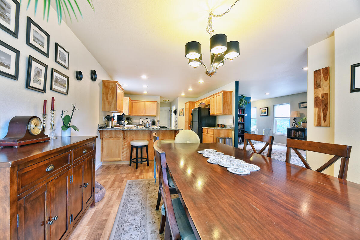 2110 Delta Waters Road Medford, OR 97504 - Photo 13 of 39 DSC_4537