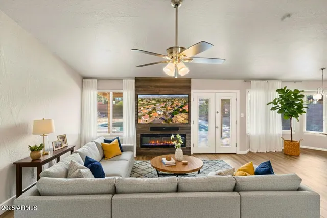 $580,000 | 5255 East Greenway Circle, Mesa, AZ 85205