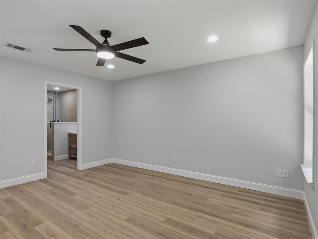 105 East Foggle Street Athens, TX 75751 - Photo 17 of 33 Primary Bedroom
