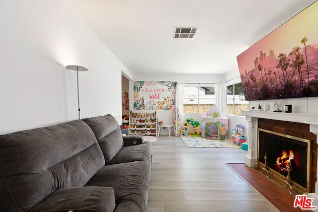 $799,000 | 18741 Covello Street, Reseda, CA 91335