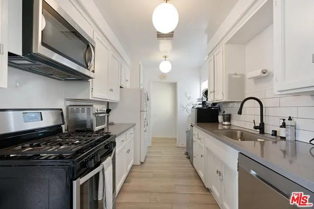 $799,000 | 18741 Covello Street, Reseda, CA 91335