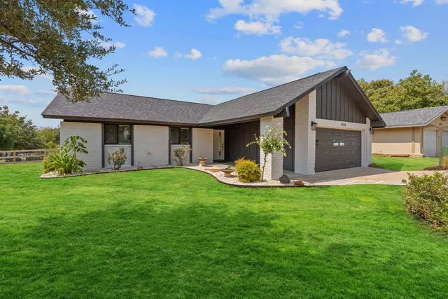 $2,850 | 5113 Loyola Lane, Austin, TX 78723