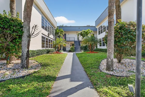$2,500 | 492 Piedmont Court, Delray Beach, FL 33484