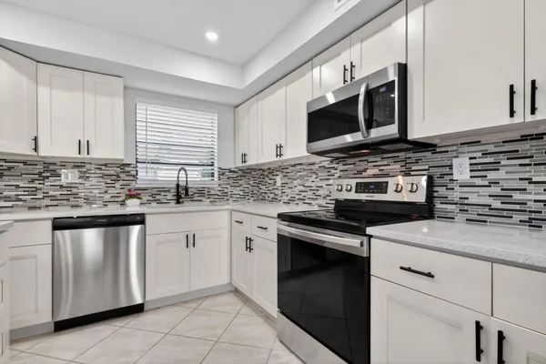 $2,500 | 492 Piedmont Court, Delray Beach, FL 33484