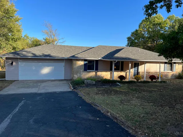 $209,000 | 2 Lakeridge Drive, Arkansas City, KS 67005