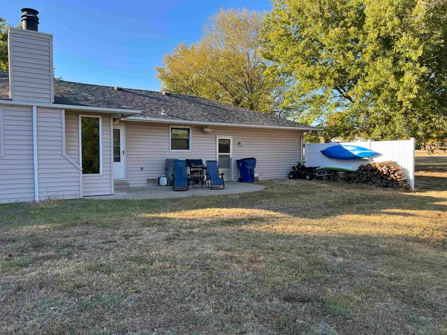 $209,000 | 2 Lakeridge Drive, Arkansas City, KS 67005