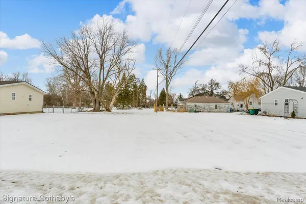 $159,900 | 2983 Dashwood Avenue, Troy, MI 48083