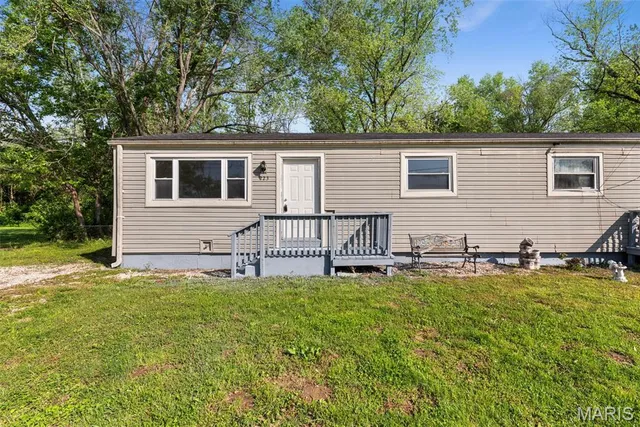 $129,900 | 223 Cool Valley Drive, Fenton, MO 63026