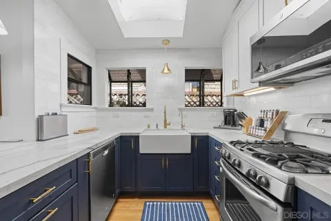 $1,349,900 | 3725 Crane Place, San Diego, CA 92103