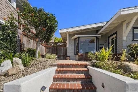 $1,349,900 | 3725 Crane Place, San Diego, CA 92103