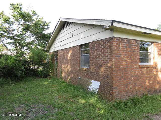 26 Stoney Road Castle Hayne, NC 28429 - Photo 4 of 17 Right Side Closeup