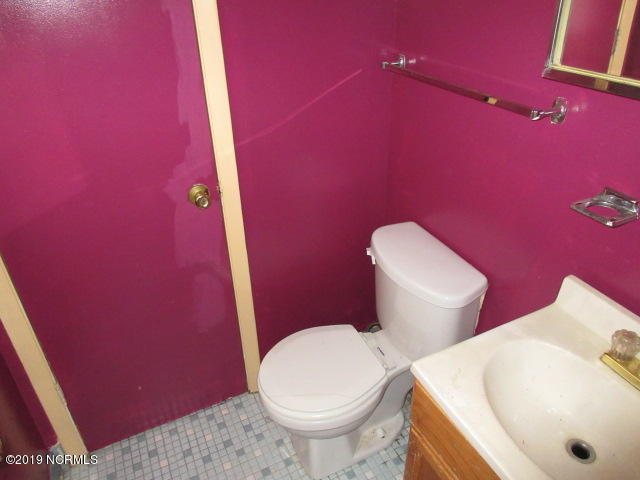 26 Stoney Road Castle Hayne, NC 28429 - Photo 10 of 17 Master Bath Half
