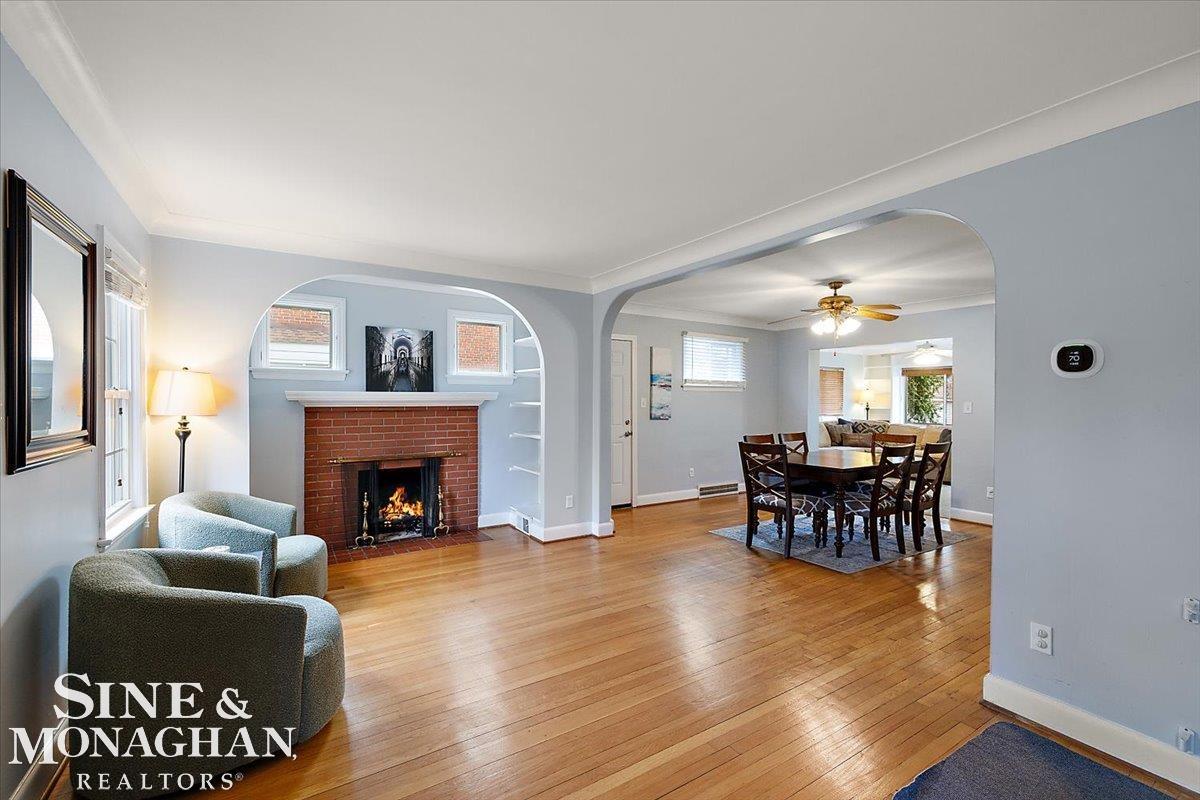 2207 Hawthorne Road Grosse Pointe Woods, MI 48236 - Photo 2 of 42