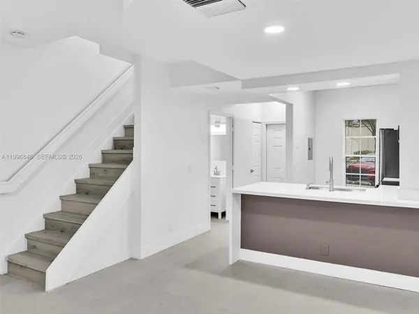 $2,425 | 8 Key W Court, Unit 8, Weston, FL 33326