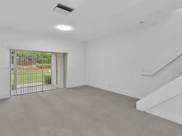 $2,425 | 8 Key W Court, Unit 8, Weston, FL 33326