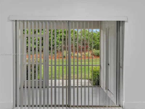 $2,425 | 8 Key W Court, Unit 8, Weston, FL 33326