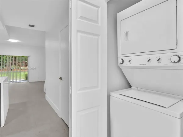 $2,425 | 8 Key W Court, Unit 8, Weston, FL 33326