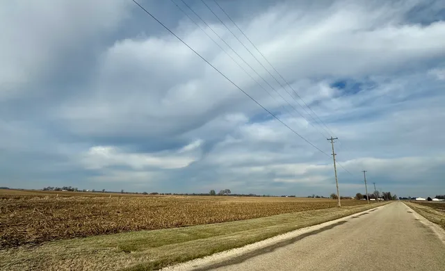 a view of a room with an empty space