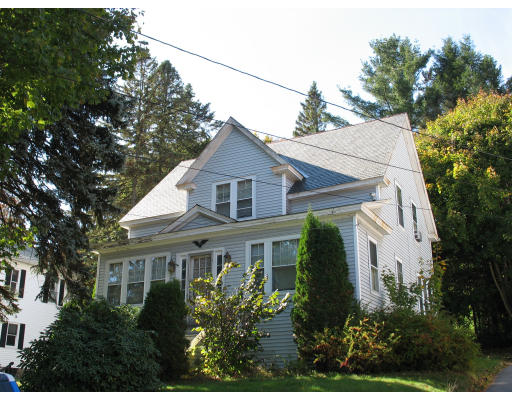 12 Victoria Avenue Worcester, MA 01607 - Photo 2 of 3 Gallery Image 2