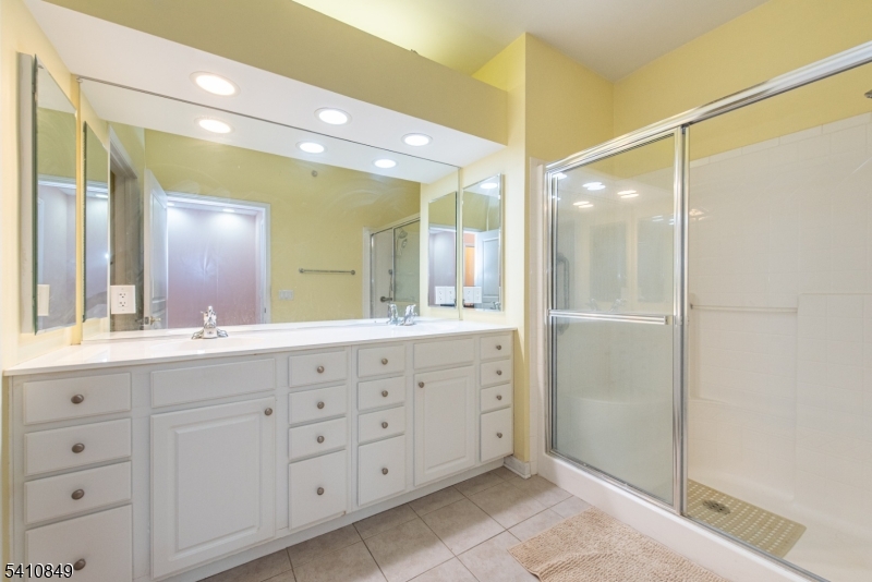 10323 Warren's Way Wanaque, NJ 07465 - Photo 17 of 30 Gallery Image 17