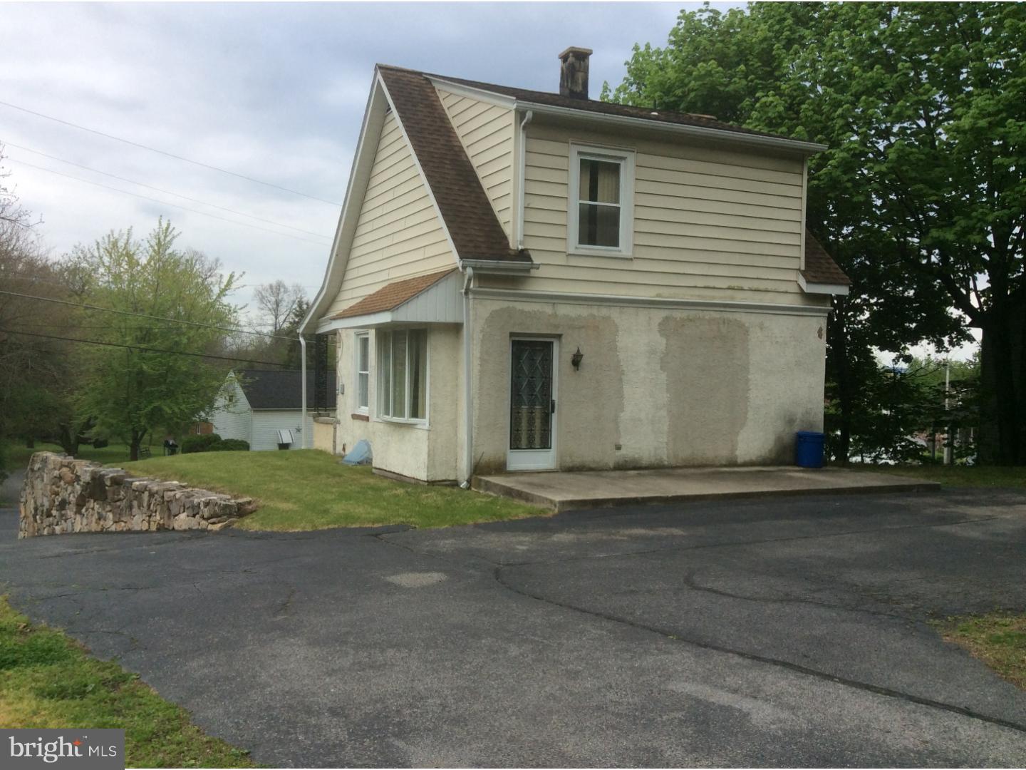 1719 Frush Valley Road Temple, PA 19560 - Photo 5 of 17