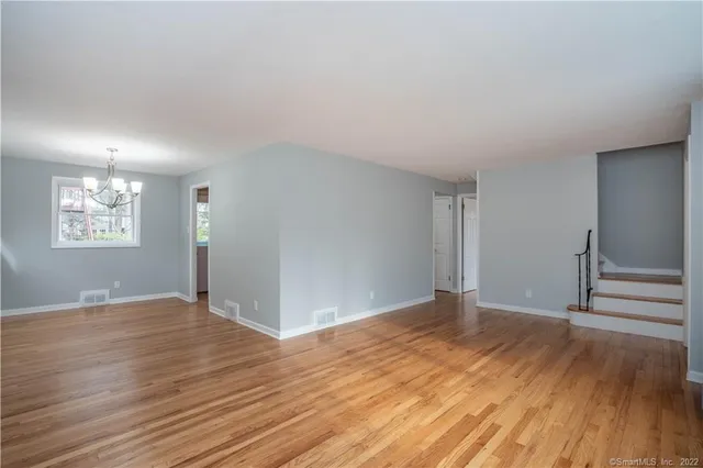 $3,300 | 34 John Smith Drive, West Hartford, CT 06107