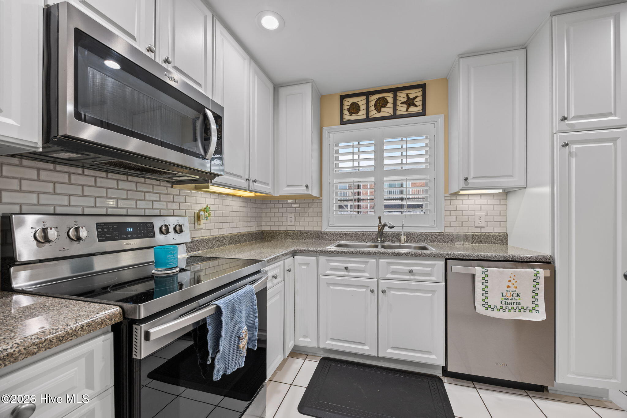 277 Salter Path Road, Unit 63 Pine Knoll Shores, NC 28512 - Photo 2 of 31 Kitchen