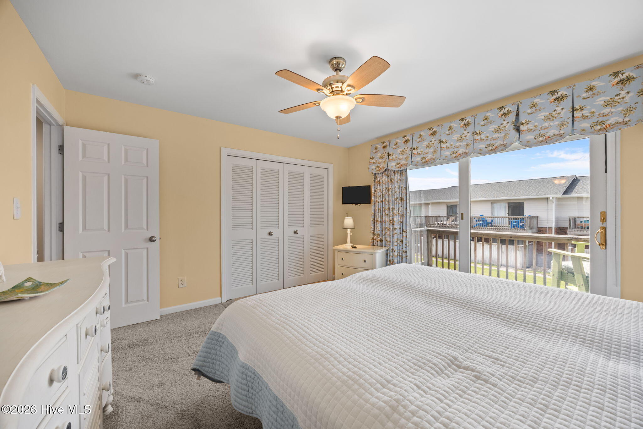 277 Salter Path Road, Unit 63 Pine Knoll Shores, NC 28512 - Photo 7 of 31 Principal Bedroom