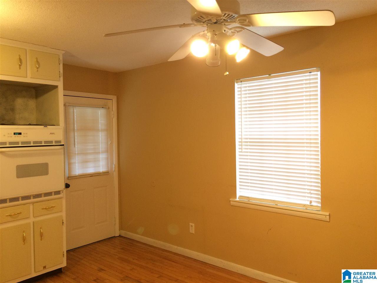 409 3rd Street North Oneonta, AL 35121 - Photo 9 of 36