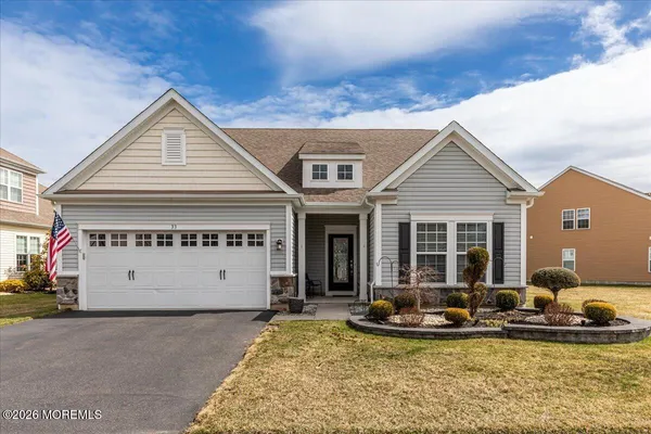 $799,000 | 33 West Chaucer Lane, Farmingdale, NJ 07727