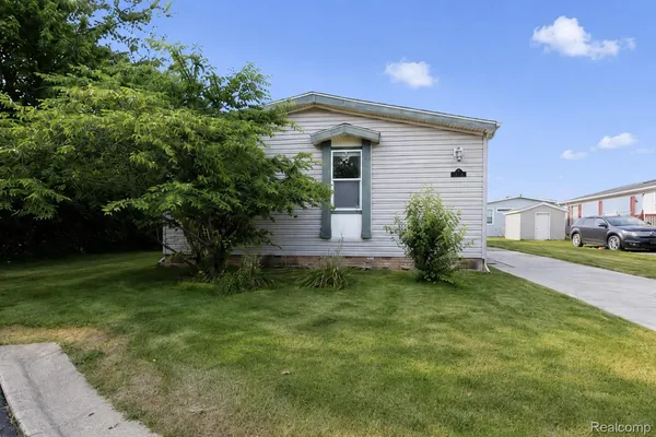 $119,900 | 3423 Green Apple Court, Carleton, MI 48117