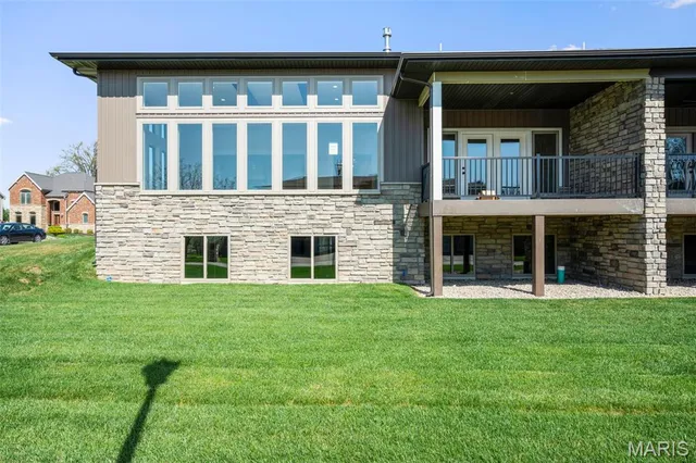 $1,325,000 | 11924 Santino Court, St. Louis, MO 63141