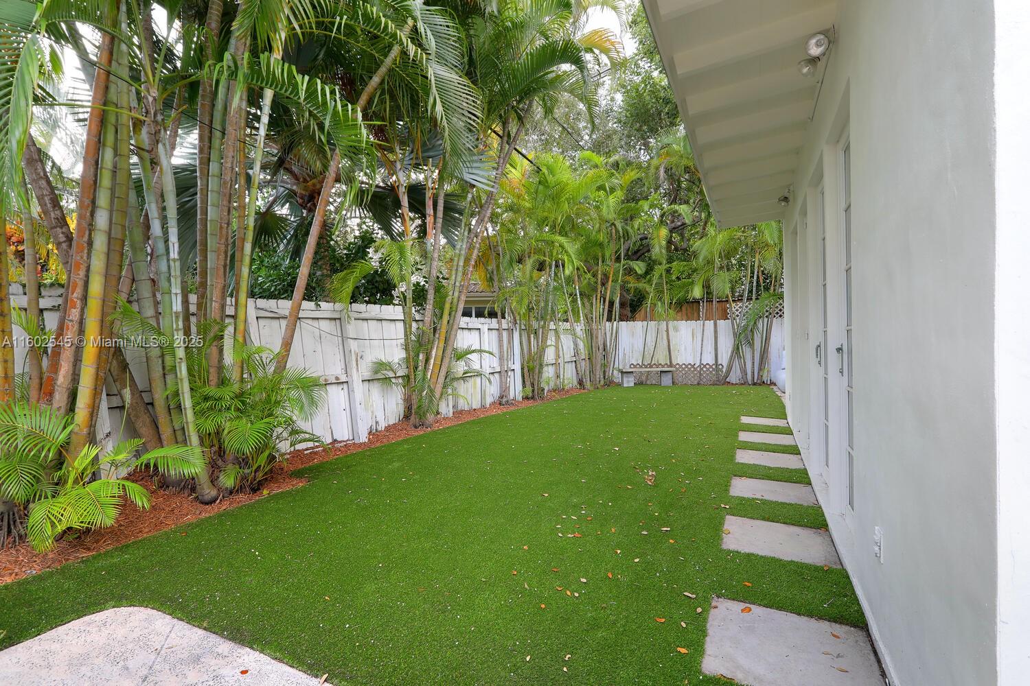 84 Shore Drive West Coconut Grove, FL 33133 - Photo 18 of 21