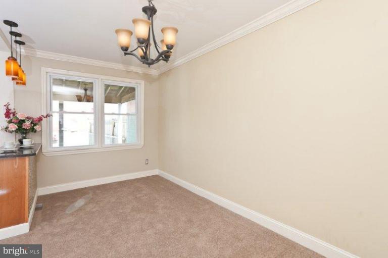 47 Hawthorne Road Middle River, MD 21220 - Photo 8 of 19 Dining Room