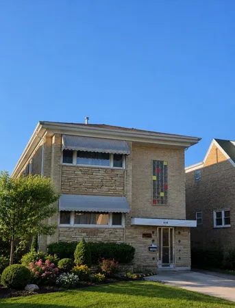 $2,600 | 6114 West Leland Avenue, Unit 1, Chicago, IL 60630