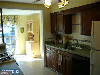 4 Gilpin Road Willow Grove, PA 19090 - Photo 4 of 12 Kitchen