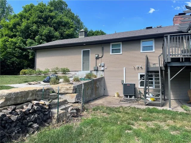 $399,000 | 1211 North 6th Street, Hiawatha, KS 66434