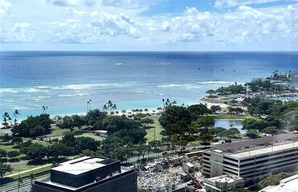$4,500 | 1177 Queen Street, Unit 3204, Honolulu, HI 96814