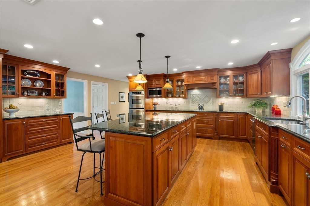 27 Oriole Road Medfield, MA 02052 - Photo 11 of 42