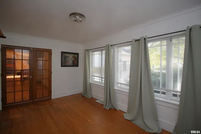 $189,000 | 903 East 2nd Avenue, Monmouth, IL 61462