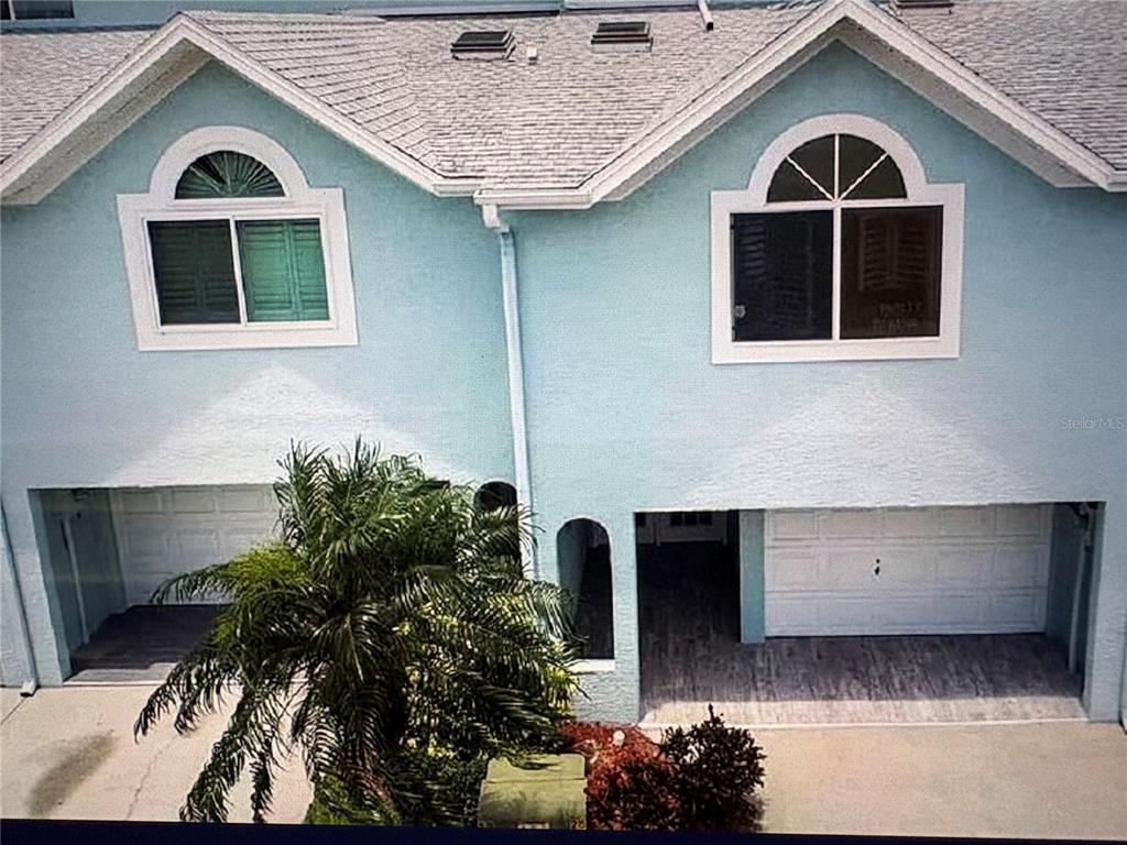 629 Garland Circle Indian Rocks Beach, FL 33785 - Photo 2 of 27