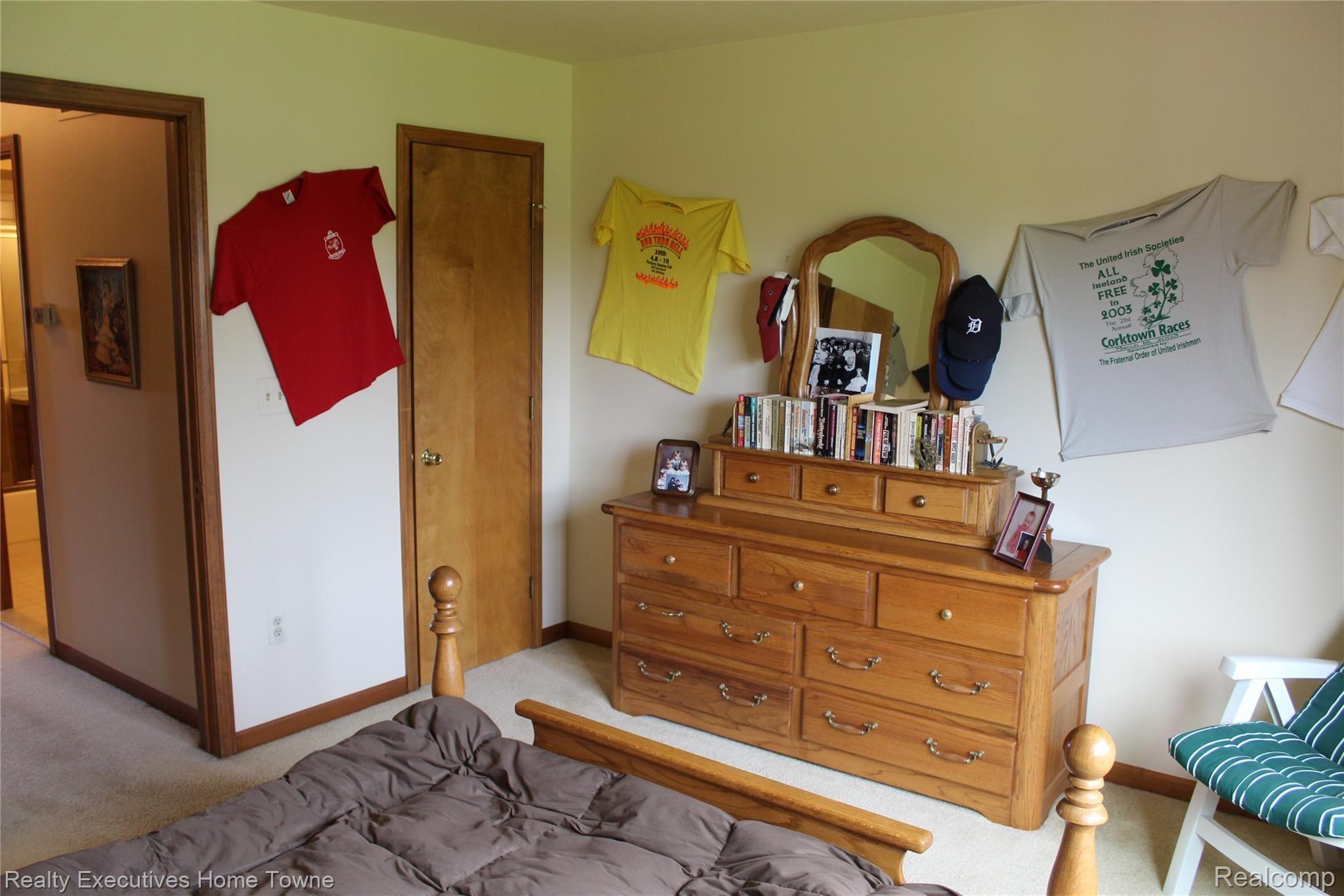 5453 Rene Drive Warren, MI 48091 - Photo 21 of 29 Master Bedroom with walk-in closet on left