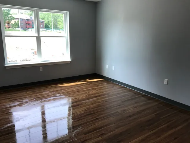 $2,495 | 10 East Ridge Drive, Unit 208, Milford, NH 03055