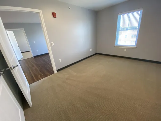 $2,495 | 10 East Ridge Drive, Unit 208, Milford, NH 03055