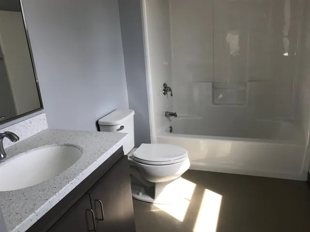 $2,495 | 10 East Ridge Drive, Unit 208, Milford, NH 03055